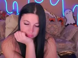 Offline arianadark on CamSoda