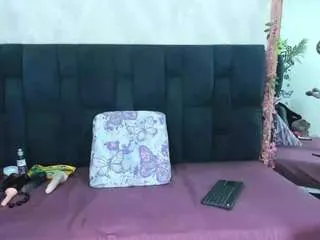 Offline arianadiosa on CamSoda