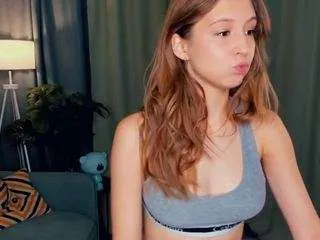 Offline arianafenech on CamSoda