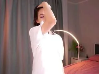 arlinetrentinella — Take off my BRA. [200 tokens remaining]