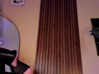 Offline artemish on CamSoda