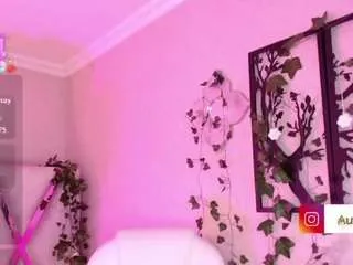 Freechat aurora-brown on CamSoda