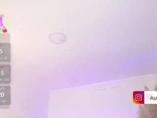 Freechat aurora-brown on CamSoda