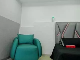 Offline aurora-tziu on CamSoda