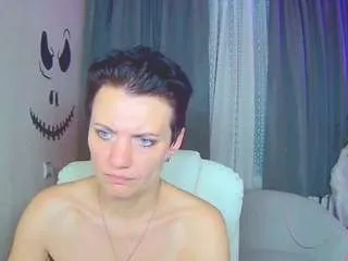 Freechat avasaturnian on CamSoda