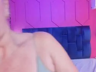 Offline beauty-milf on CamSoda