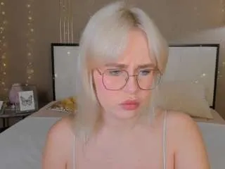 Offline bellatip on CamSoda