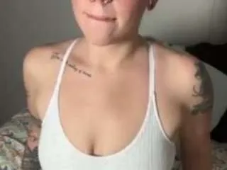 Offline bleubabi94 on CamSoda