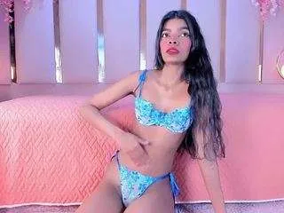 Freechat briannaroses on CamSoda