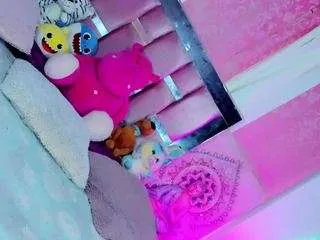 Freechat briannyveliz on CamSoda