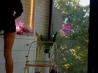 Offline britneycharm on CamSoda