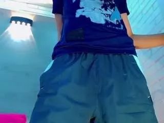 Freechat britneyortegax on CamSoda