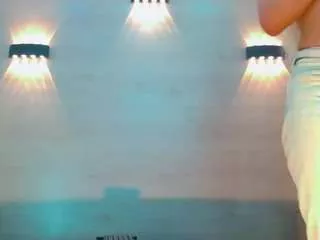 Freechat britneyortegax on CamSoda