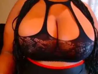 Freechat bustydiamondlover on CamSoda