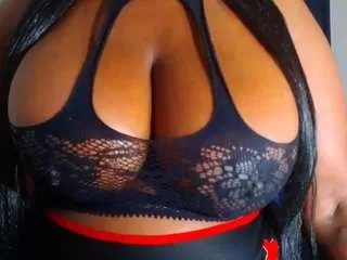 Freechat bustydiamondlover on CamSoda