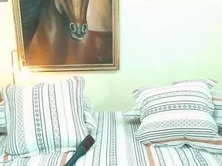 Freechat camilavasquezz on CamSoda