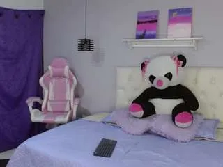 Offline candy-1 on CamSoda