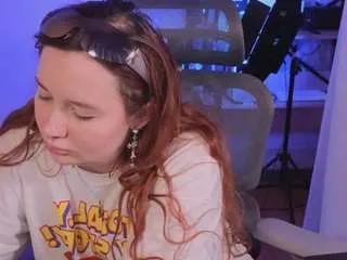 Away carolinawinter on CamSoda