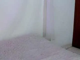 Offline carolinne on CamSoda