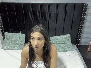 Freechat casey-jamess on CamSoda