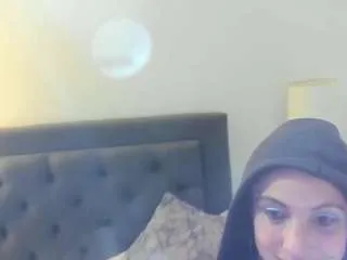 Freechat casey-jamess on CamSoda