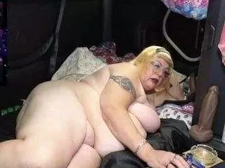 Offline castrated-julie on CamSoda