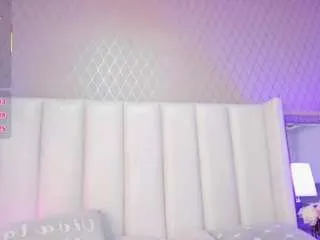 Freechat cherryblake on CamSoda