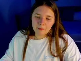 Freechat chloe-whitee on CamSoda