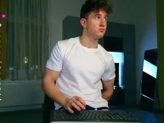 Offline christianlevinee on CamSoda
