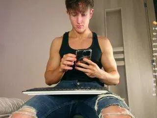 Offline christianlevinee on CamSoda