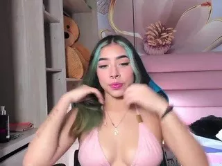 Offline cloe-world1 on CamSoda