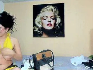 Offline cloe-world1 on CamSoda