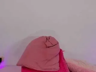 Offline creamy-brunette on CamSoda