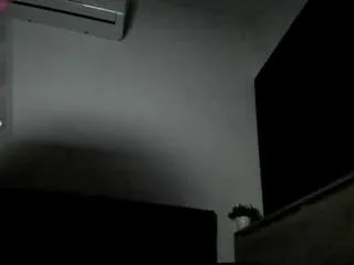 Offline cristaaalclocks1 on CamSoda