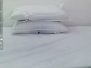 Freechat curvybuffgirllll on CamSoda