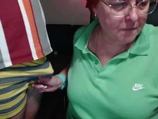 Offline curvyjoanna on CamSoda