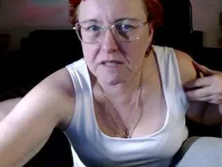 Offline curvyjoanna on CamSoda