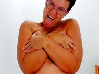 Offline curvyjules69 on CamSoda