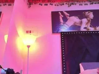 Freechat dafnequeen on CamSoda