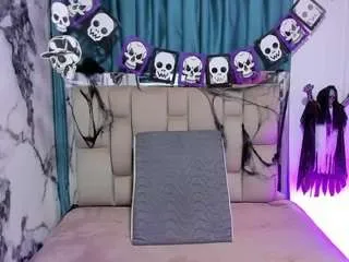 Freechat dafnequeen on CamSoda