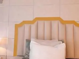 Freechat dakotawangi on CamSoda