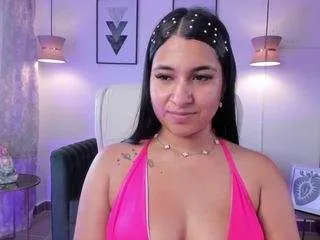 Freechat dandara-thompsson on CamSoda