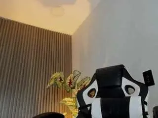 Offline dania-miller on CamSoda