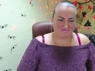 Freechat dianamgg on CamSoda