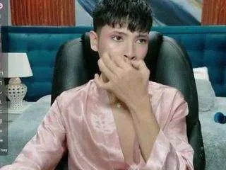 Offline dilan-911 on CamSoda