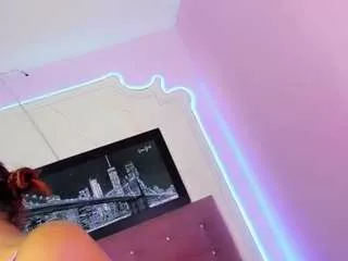 Freechat dirtygirlss-kloemia on CamSoda