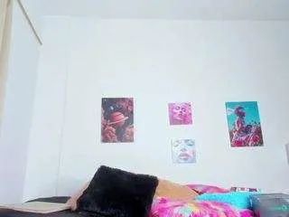 Freechat ebony-cutte on CamSoda