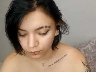 Offline edagloss on CamSoda