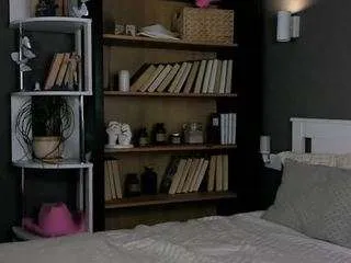 Freechat eleneeves on CamSoda