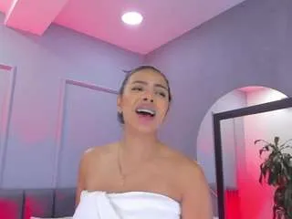 Offline elisa-castrillon on CamSoda